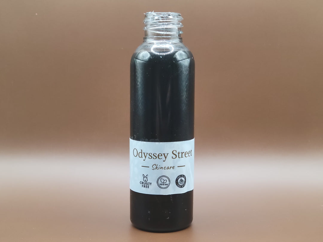 Active Charcoal Foaming Cleanser | Deep Cleansing with Activated Charcoal, Aloe Vera - Odyssey Street