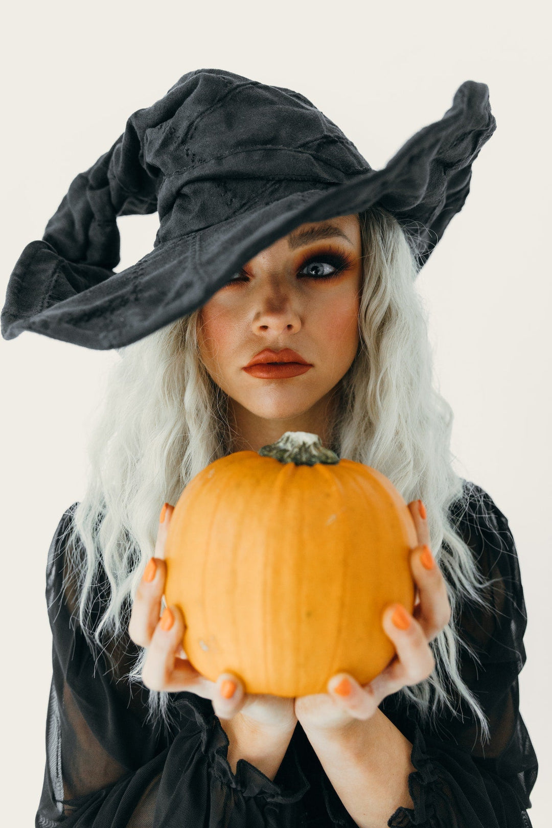 Autumn-inspired makeup looks for Halloween - Odyssey Street