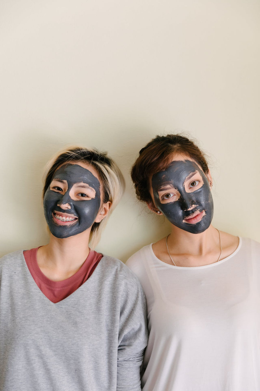 Benefits of Active Charcoal Face Masks - Odyssey Street